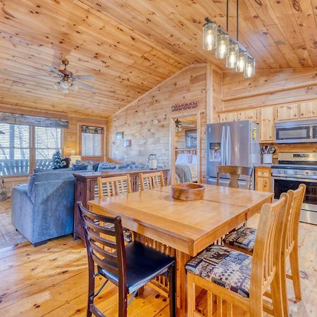 Secluded Sunrise Ridge-10 Min From Blue Ridge, King Beds, Hot Tub, 2 Porches, Fireplace Wood Burning, Mountain View, Cozy المظهر الخارجي الصورة