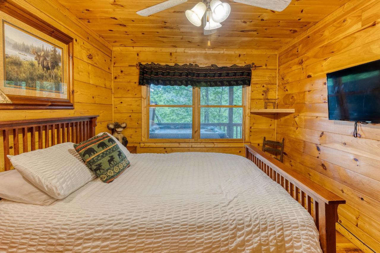 Secluded Sunrise Ridge-10 Min From Blue Ridge, King Beds, Hot Tub, 2 Porches, Fireplace Wood Burning, Mountain View, Cozy المظهر الخارجي الصورة