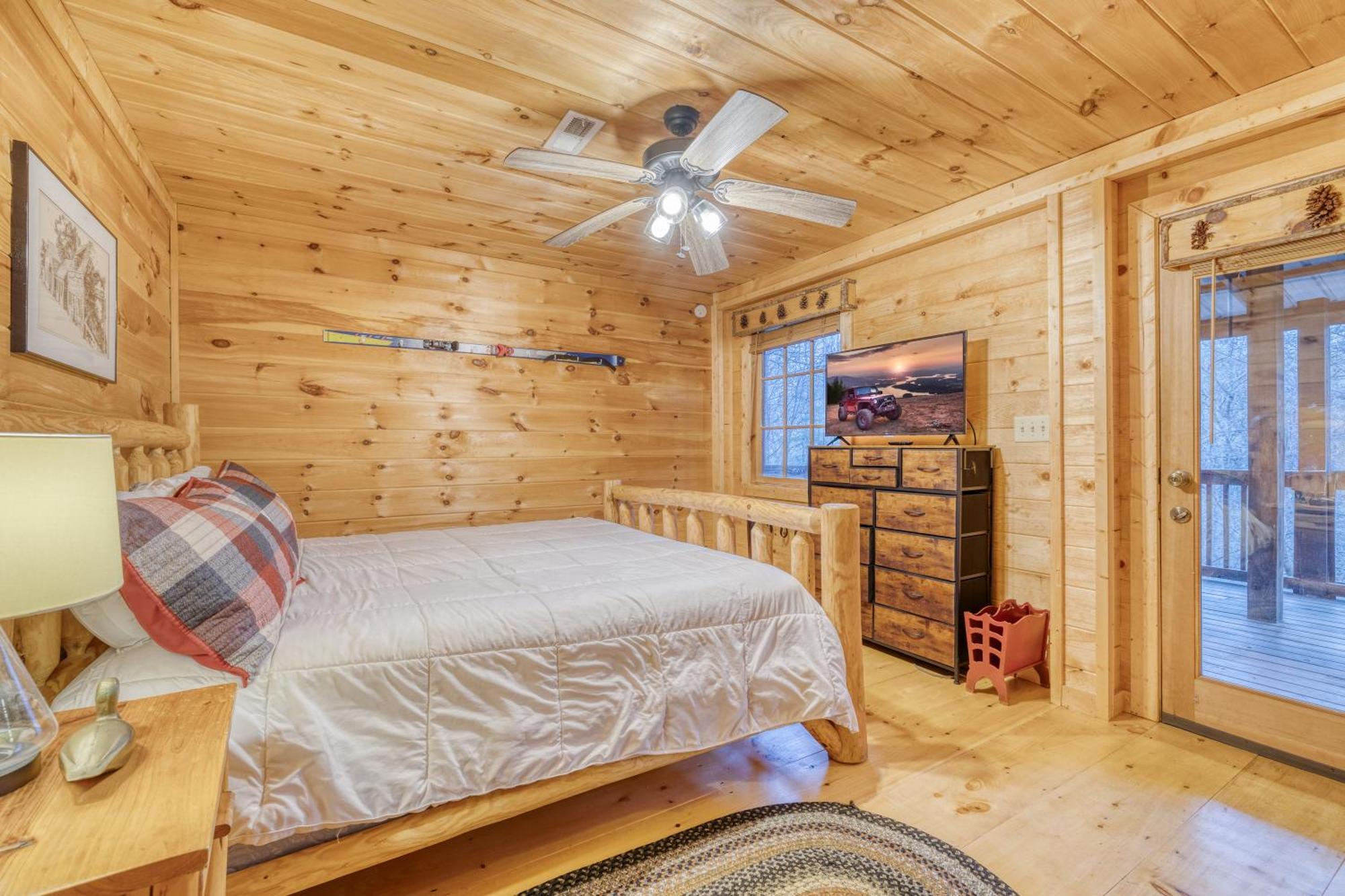 Secluded Sunrise Ridge-10 Min From Blue Ridge, King Beds, Hot Tub, 2 Porches, Fireplace Wood Burning, Mountain View, Cozy المظهر الخارجي الصورة